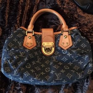 Louis Vuitton purse